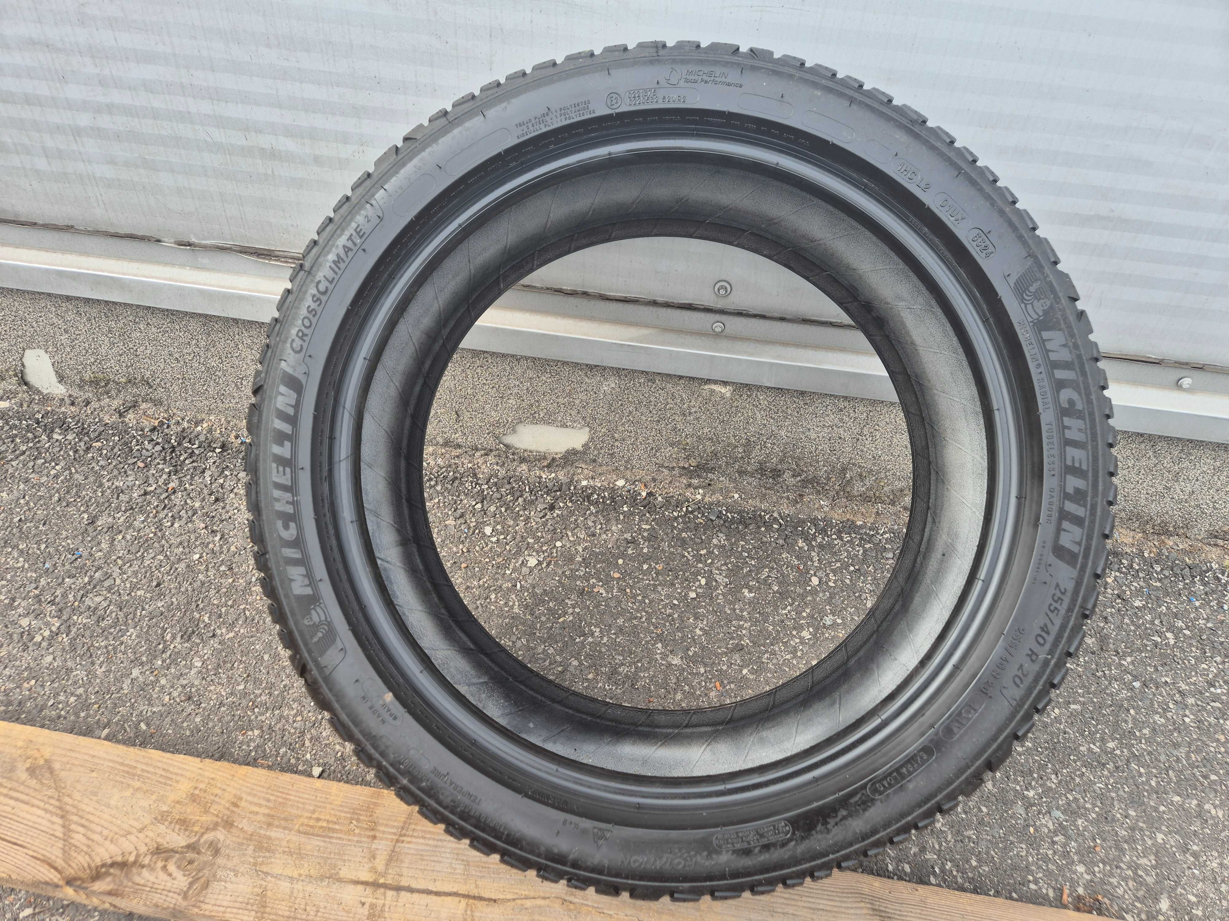 1x OPONA CAŁOROCZNA 255/40/20 michelin CrossClimate 2 XL 101V 2024R