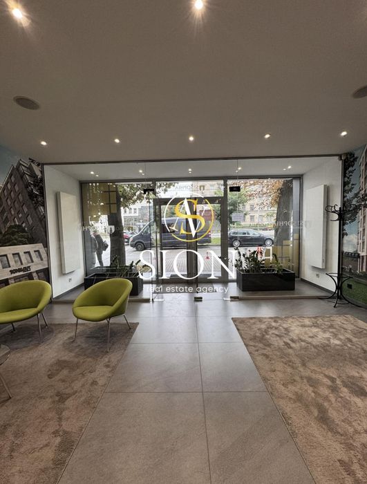 Фасадне приміщення 80 м2, Crystal park, трафік