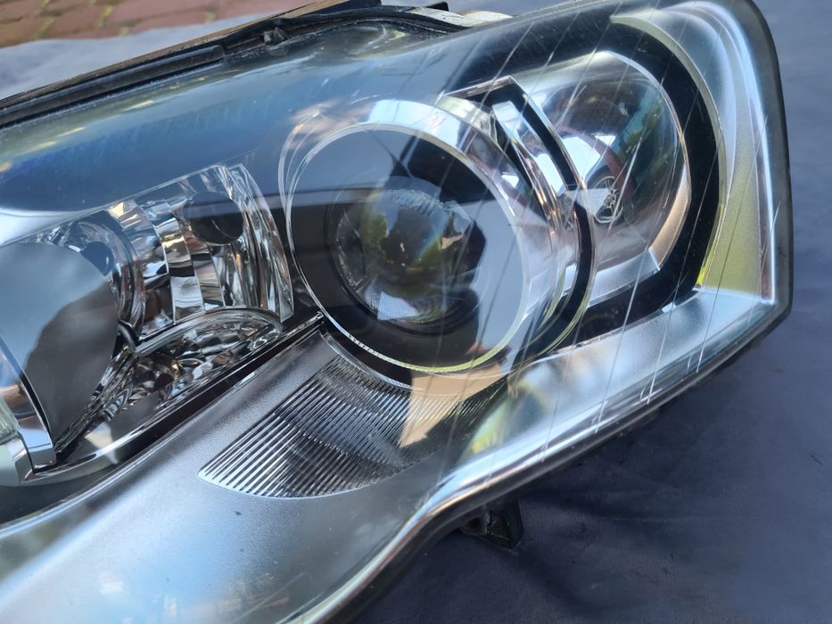 Lampa.Przednia Lewa BI Xenon Skretny VW Passat b6