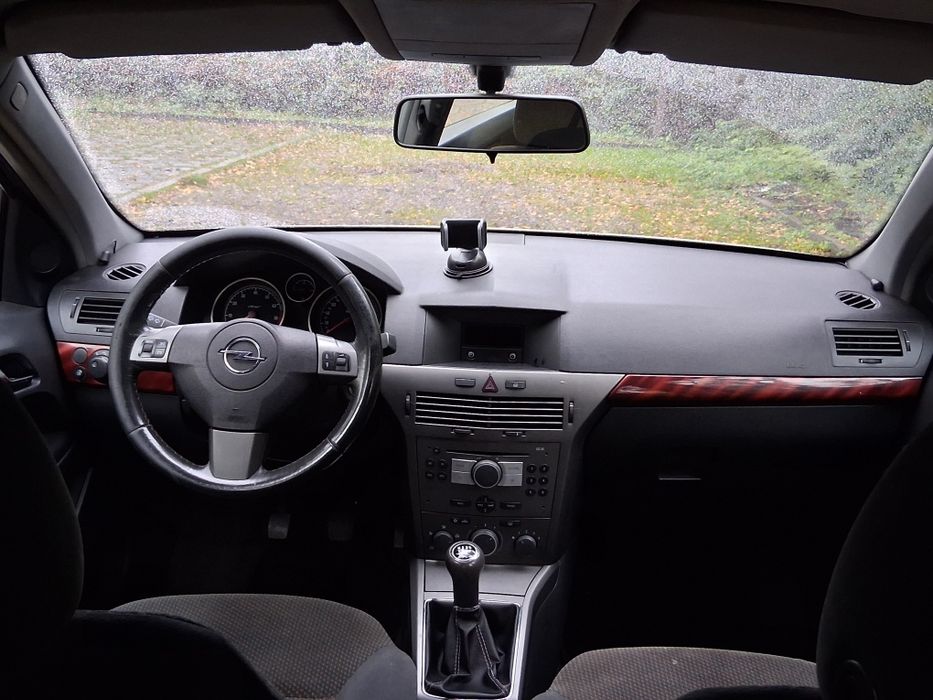 Opel Astra H 2005 1.6 benzyna
