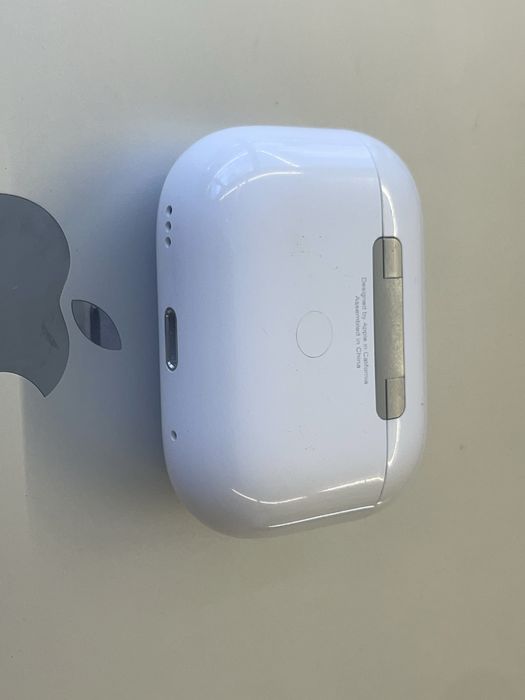Продам кейс AirPods pro 2 оригінал без навушників