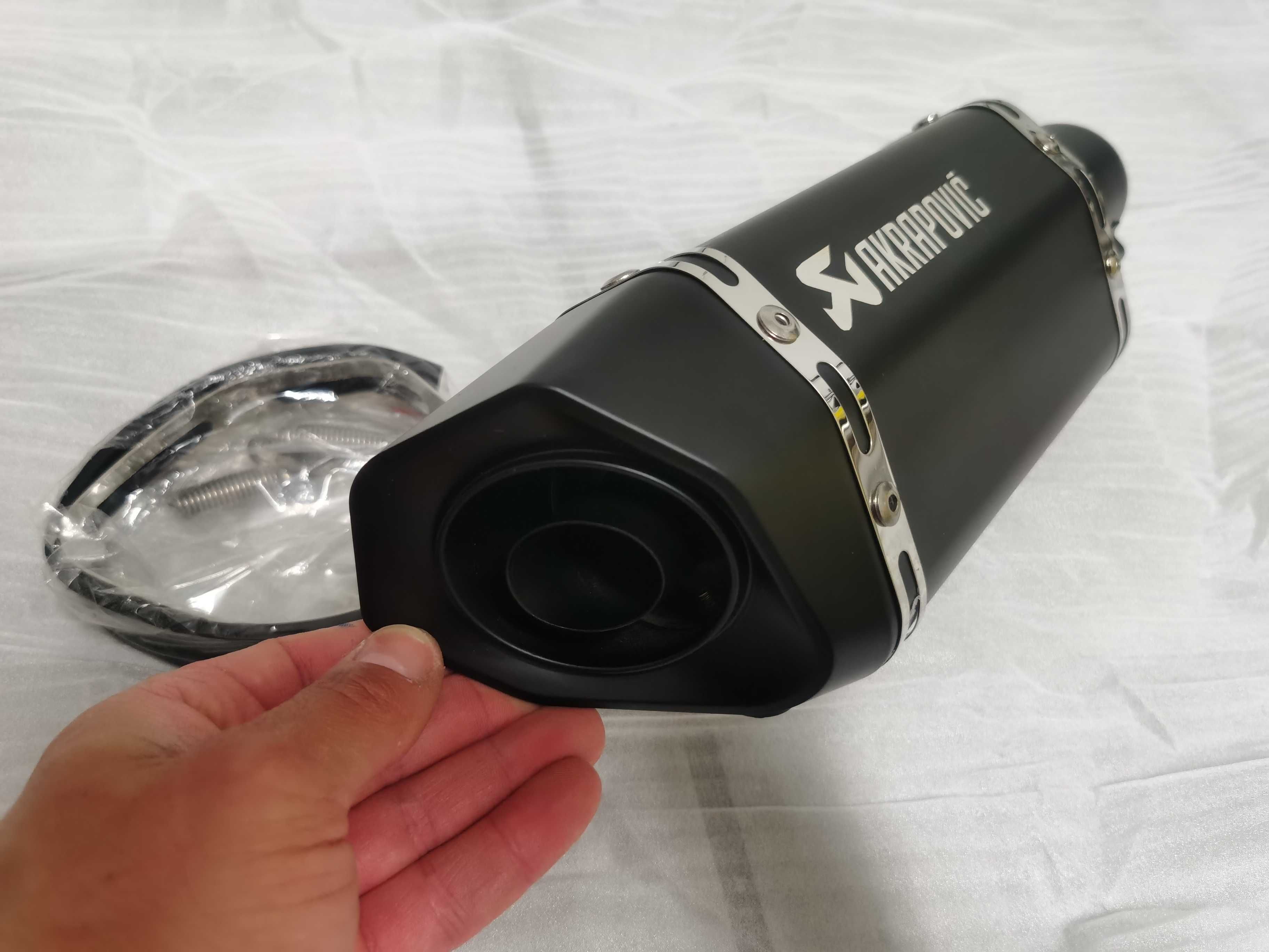 Ponteira escape Akrapovic - 51mm - Inox/Carbono - Preto - 70€/cada