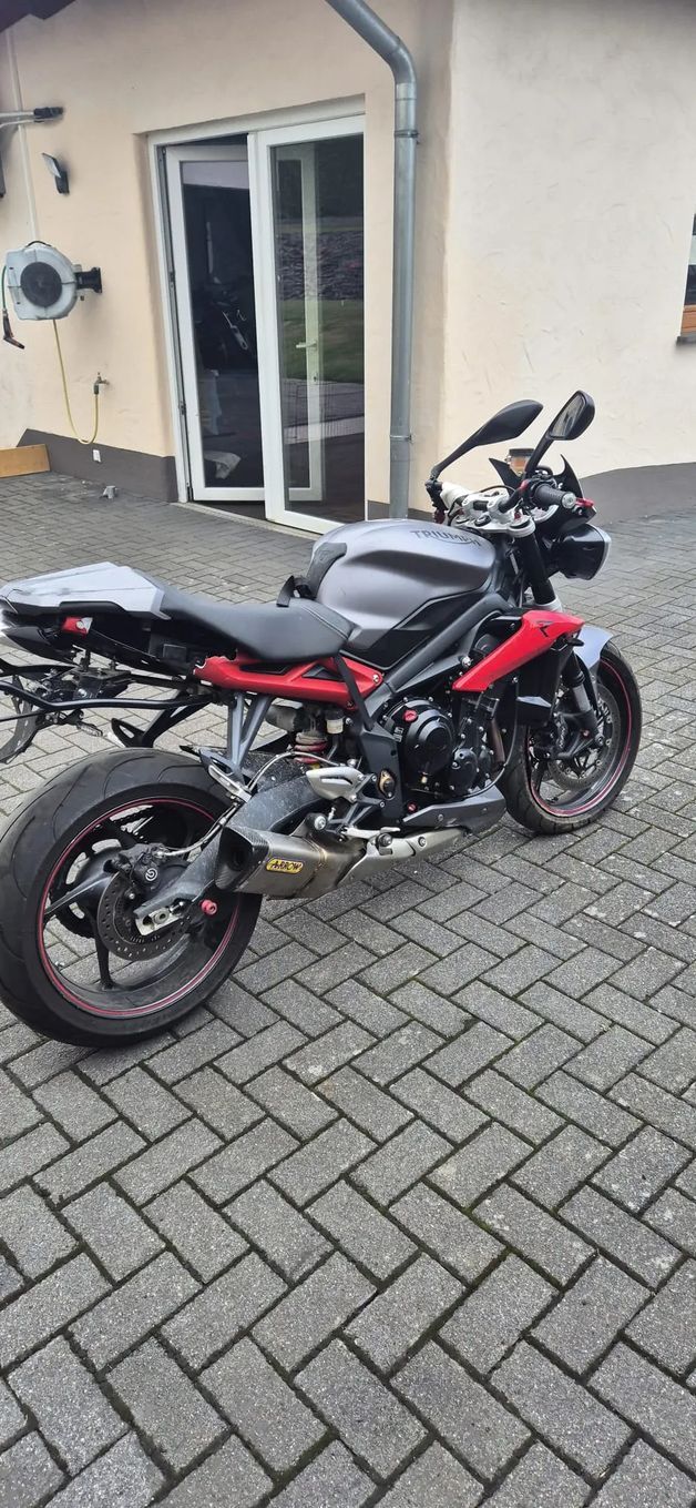 Triumph Street Triple TRIUMPH Street Triple R 675 Arrow. 1 Właściciel .