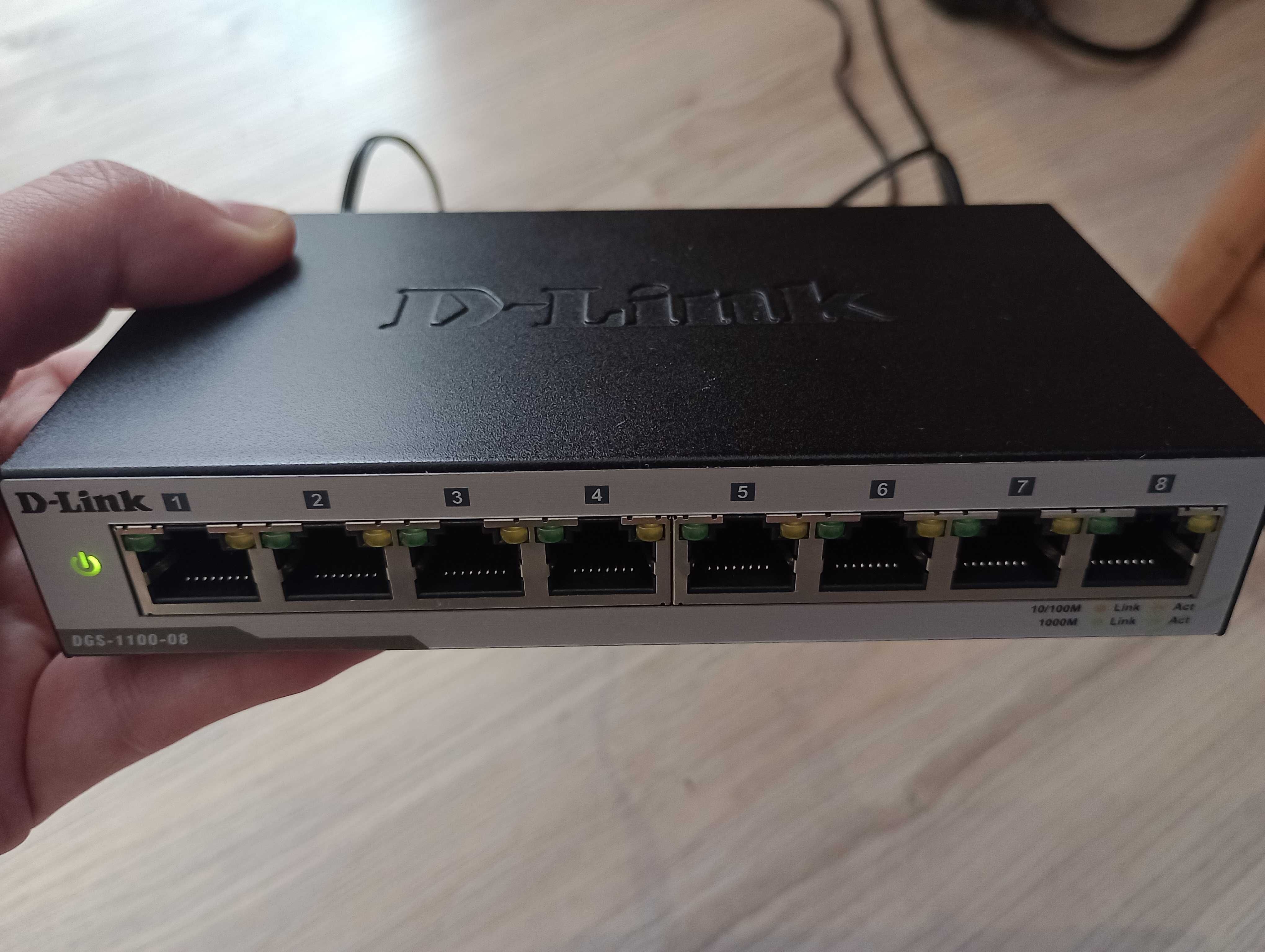 Switch D-Link DGS-1100 8 portowy 8x1Gbps zarządzalny QOS VLAN