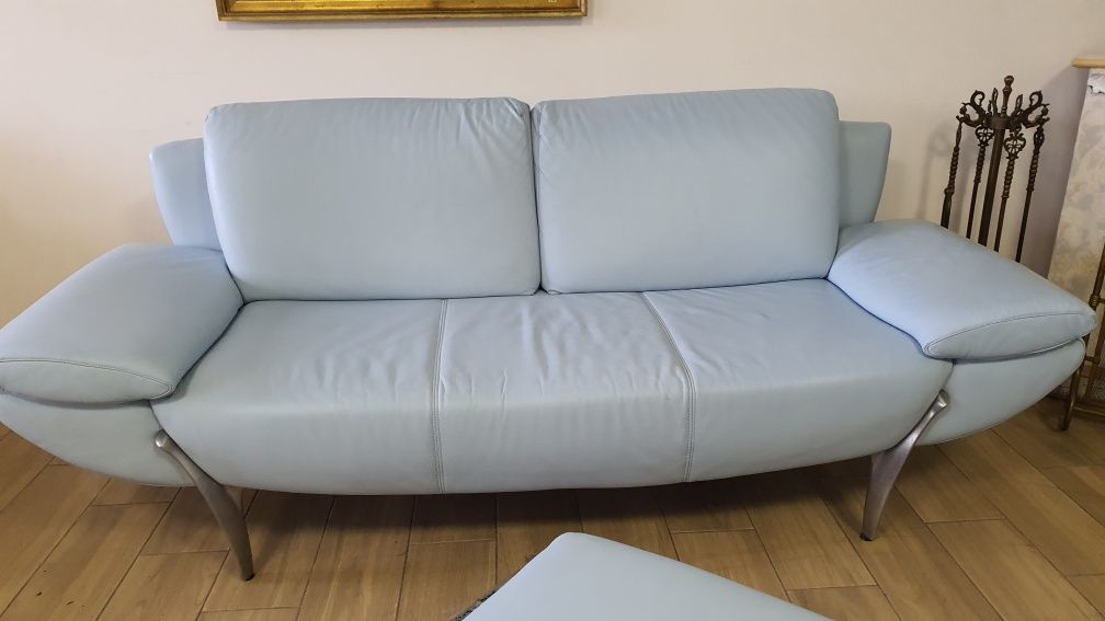 Комплект шкіряних диванів 3+2 з великим пуфом. Фірмові меблі з Європи