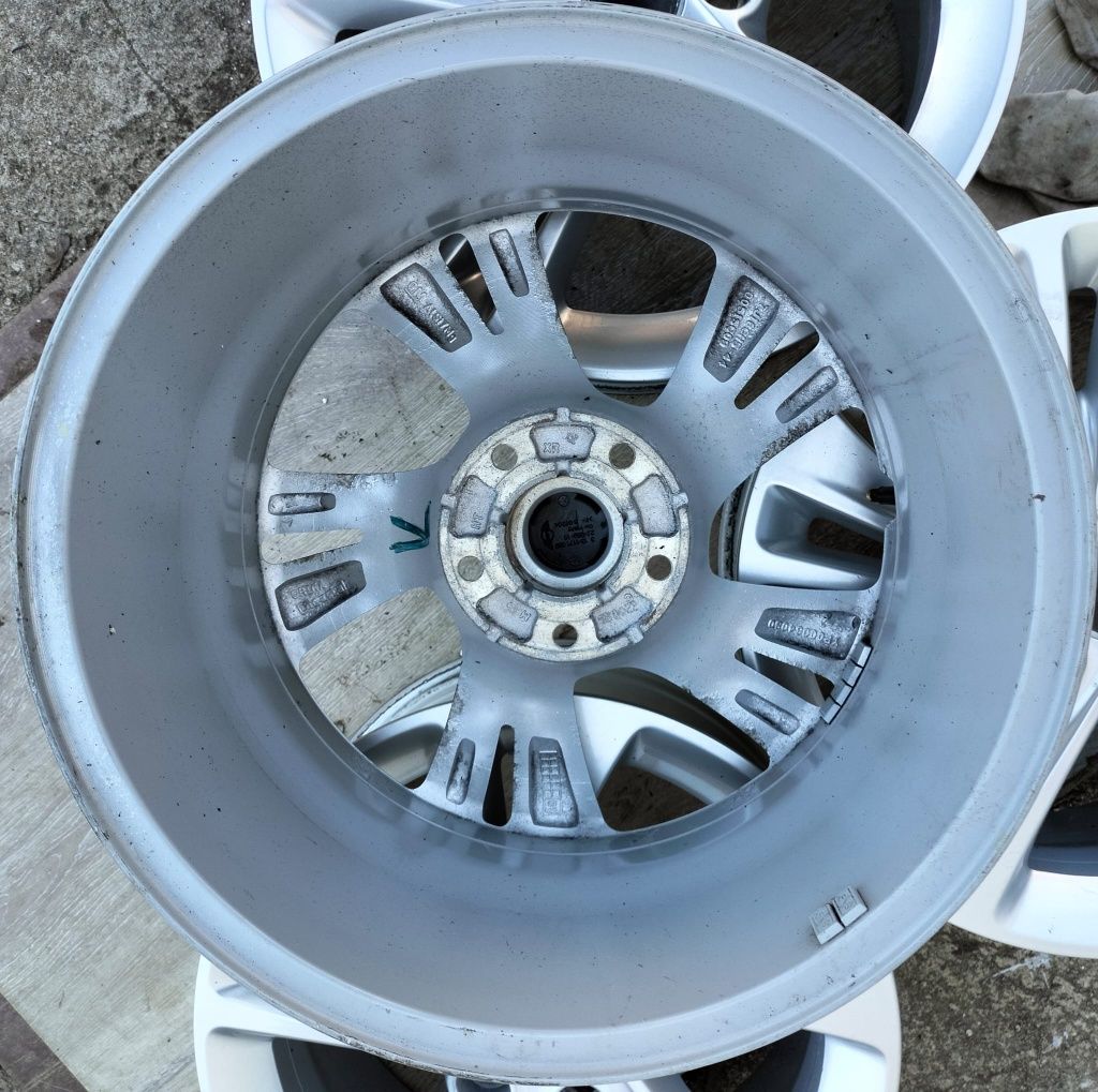Felgi aluminiowe Jumpy Zafira Expert Proace Scudo 7x16 ET44 5x108