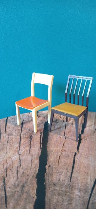 DDR PRL stare mebelki dla lalek - 2 krzesełka vintage