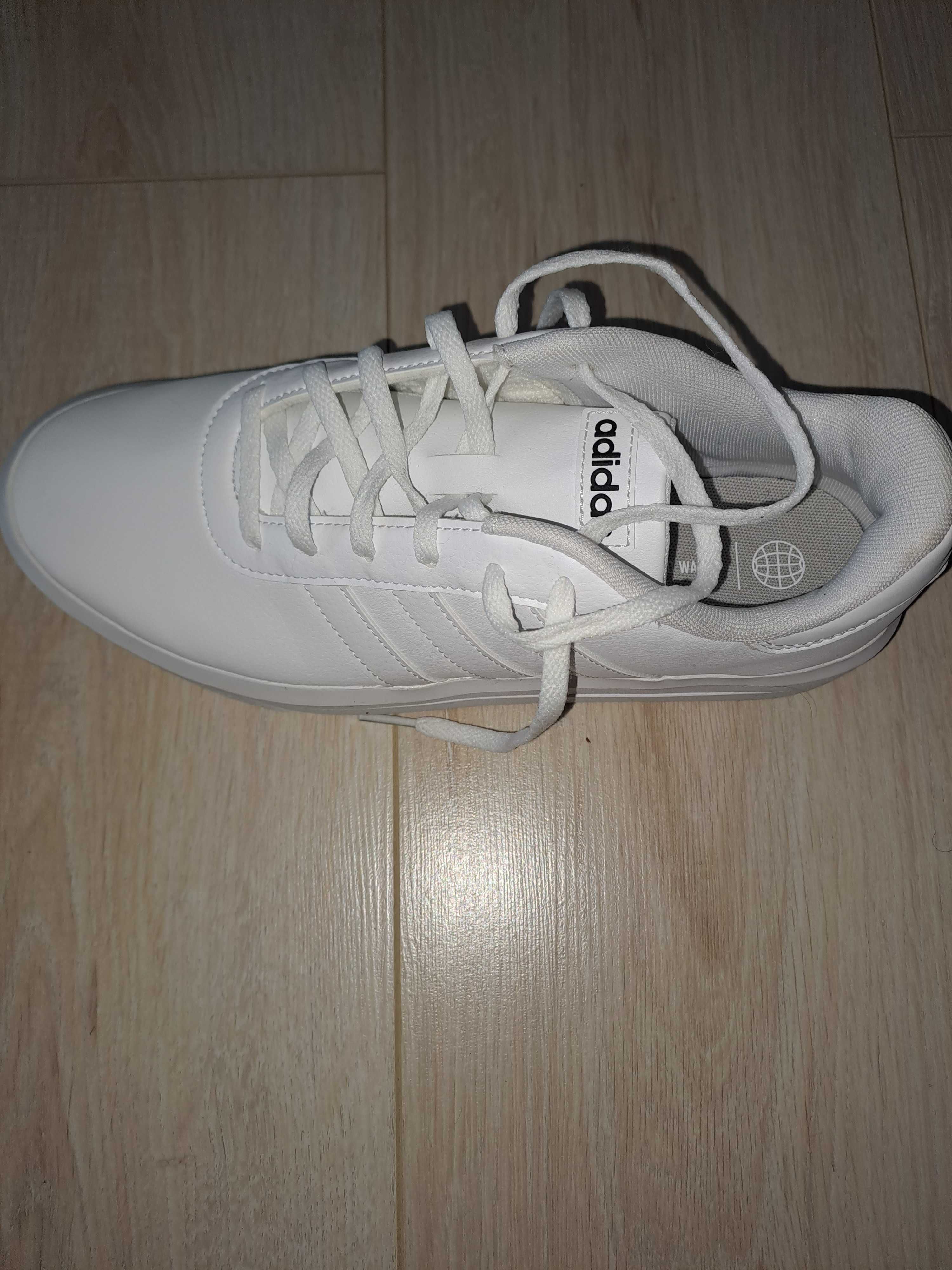 Buty Adidas-40, skora ekologiczna  - nowe,biale meskie/damskie ,