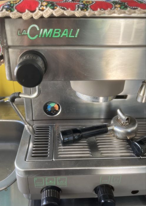 Máquina de cafe La Cimbali M30 class + moinho de café Futurmat