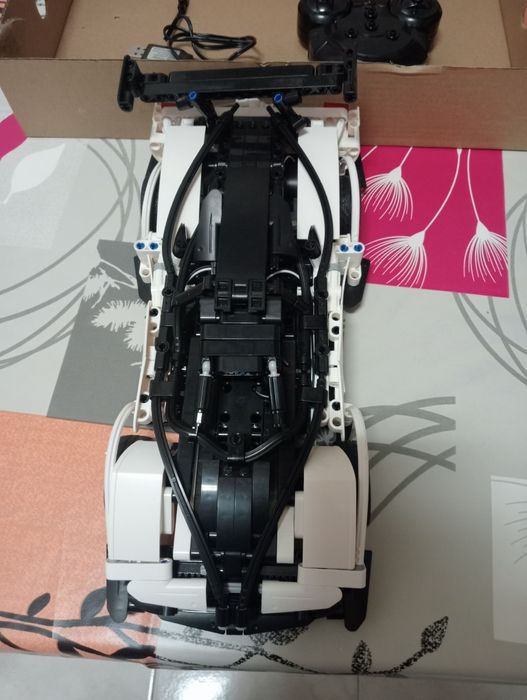 Carro telecomandado de Lego