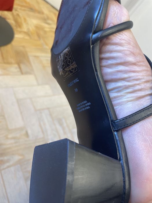 Sandalias pretas da Parfois como novas negociavel