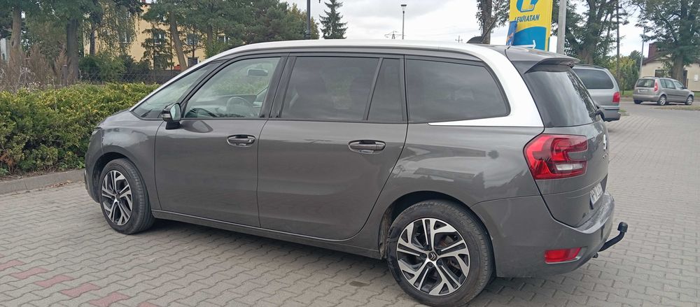 Citroen C4 Spacetourer 2022 rok