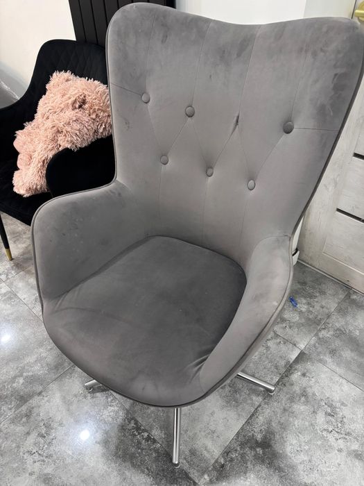 Folete uszatki agata meble 2szt po 300,- za szt