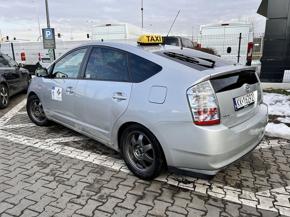 Samochod do Wynajęcia Wynajem Aut pod dostawę cele osobiste Prius