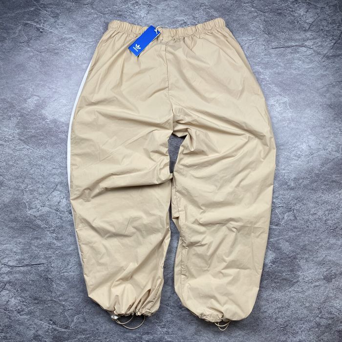 ADIDAS спортивні жіночі нові штани адідас IY7252 M розмір