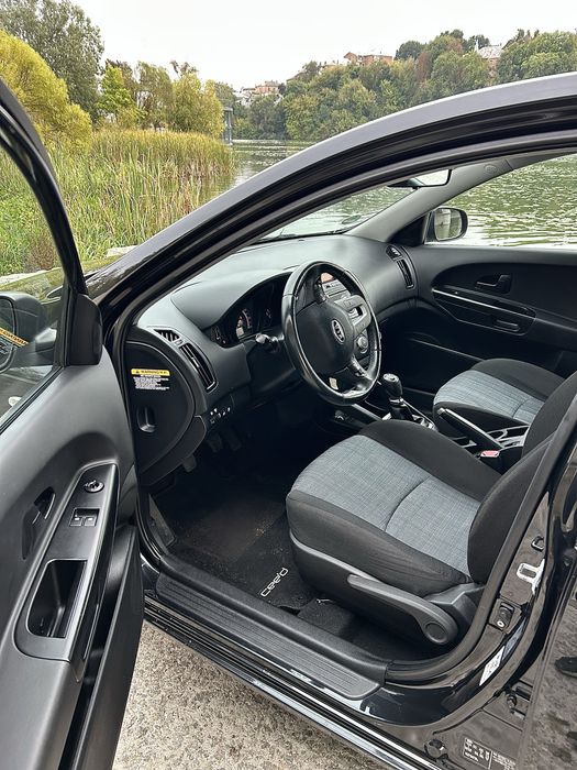 Kia Ceed 1.4 бенз 2009