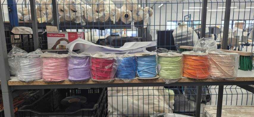 Wypustka atłasowa - biza - mix kolorów