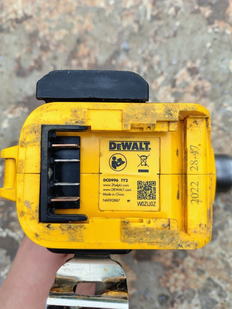 Wiertarko-wkrętarka akumulatorowa z udarem 18v DeWalt DCD996