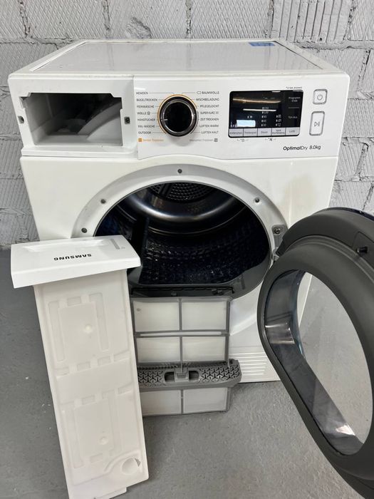 Сушильна машина Samsung DV81M50103W