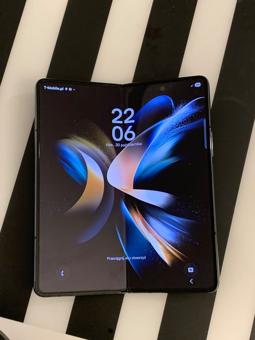 Samsung Galaxy Z Fold 4