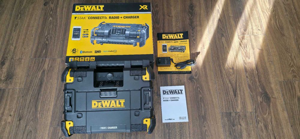 Radio budowlane DEWALT DWST1-81078-QW