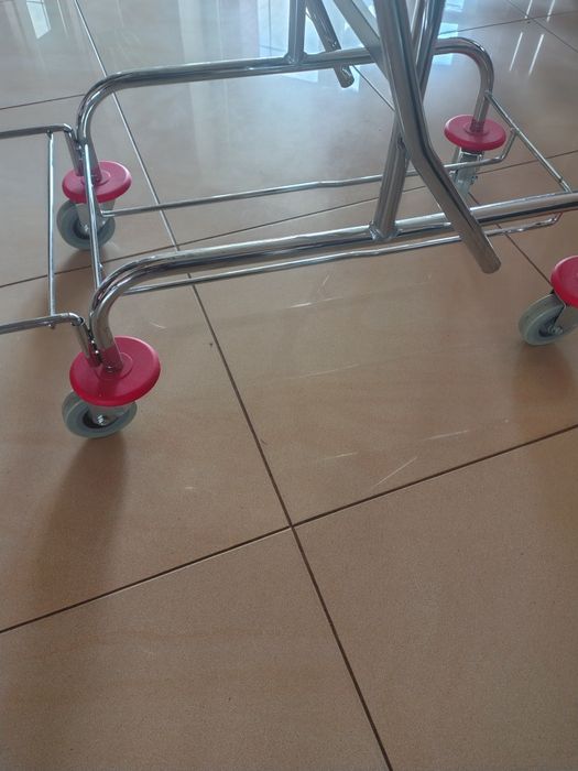 Wózek na akcesoria do sprzątania