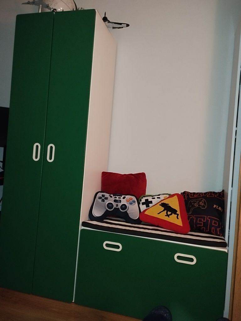Zestaw mebli: szafa oraz skrzynia Ikea  bdb