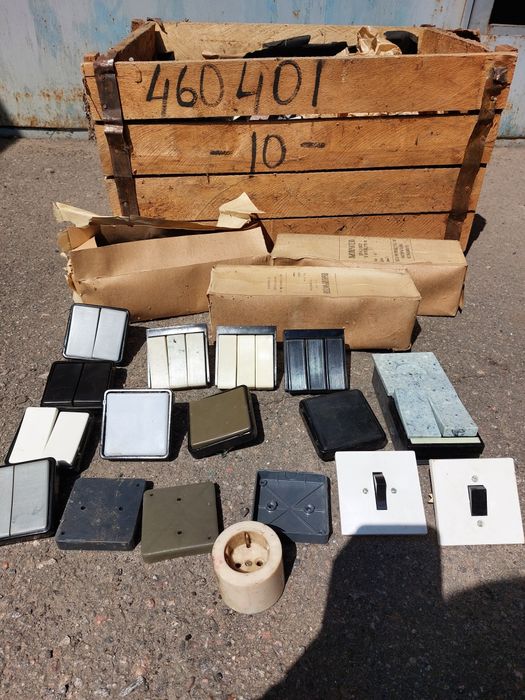 Вимикач світла одно двох та трьох клавішні виробництва ссср