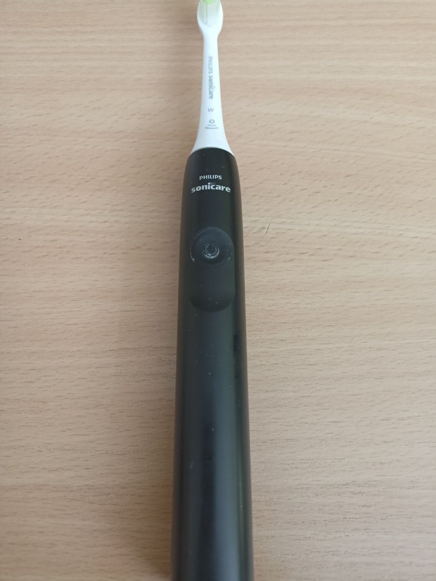 Szczoteczka Philips sonicare.