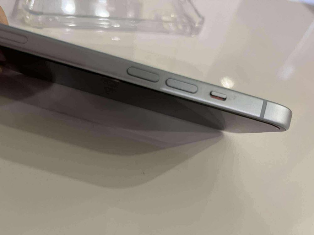 Iphone 15, 89%  bateria