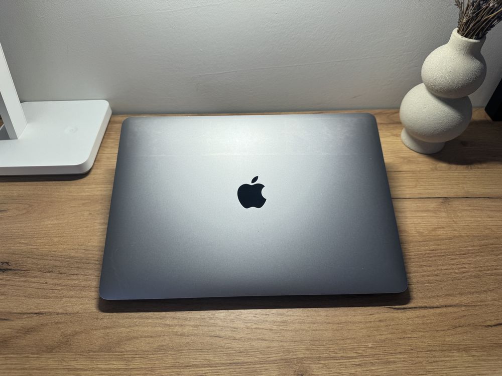 MacBook Pro 13’ 2020 Intel i5 16GB 512GB Space 83%
