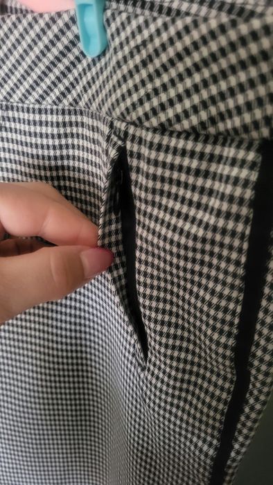 Spodnie cygaretki w pepitkę,46