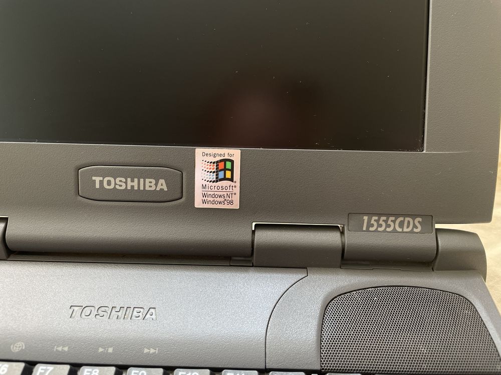 Вінтажний робочий ноутбук Toshiba Sattelite 1555 CDS 1990ті + адаптер