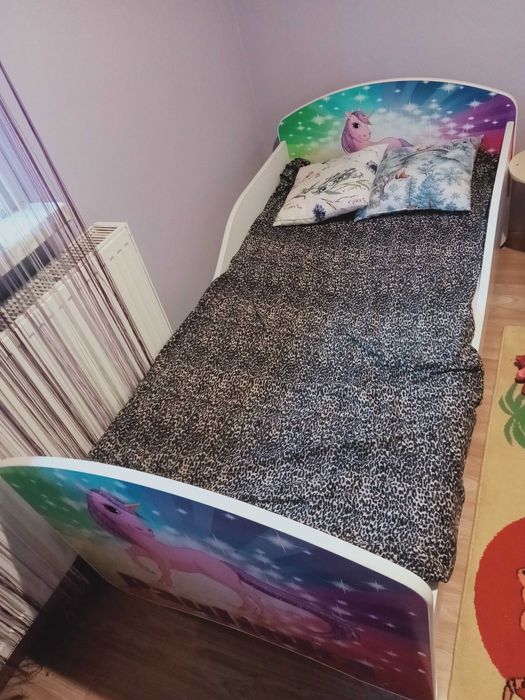 Łóżko dla małej księżniczki z materacem