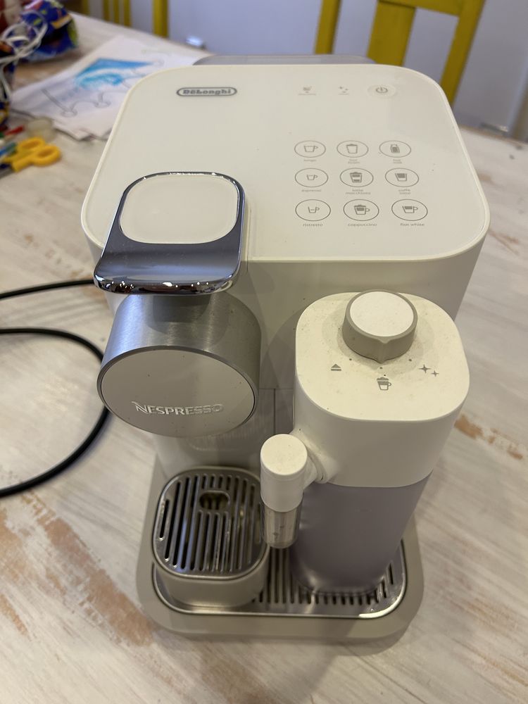 Maquina de café Nespresso Delonghi Gran Latissima