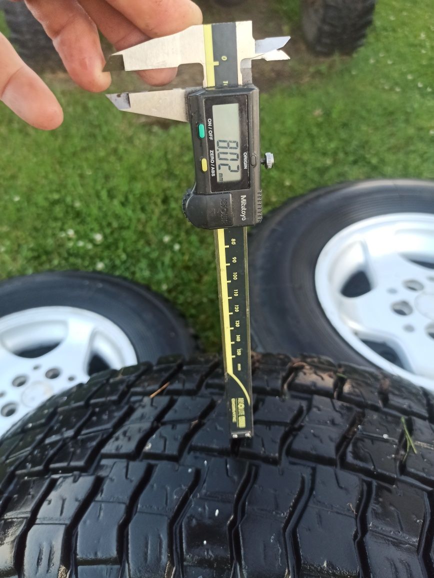 Koła Jeep 235/75 R15 – 5x114.3 – Opony wielosezonowe