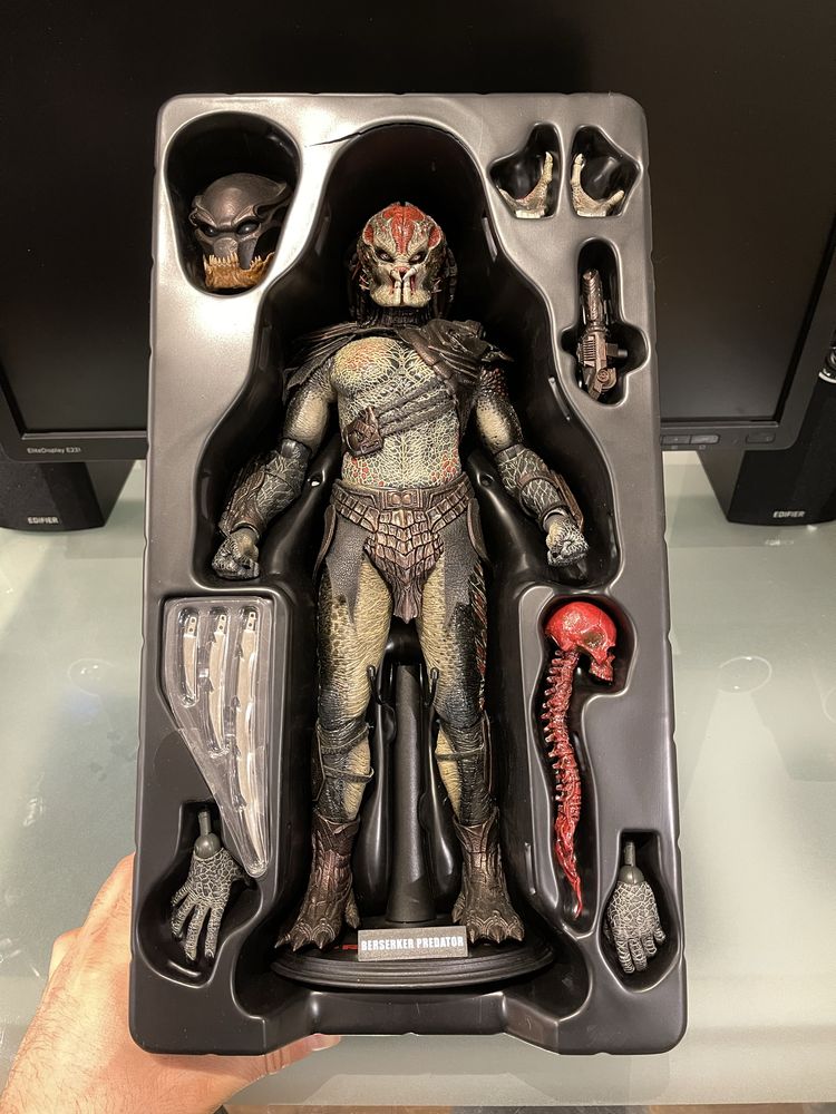 Фигурка 1/6 hot toys mms 130 PREDATORS – BERZERKER