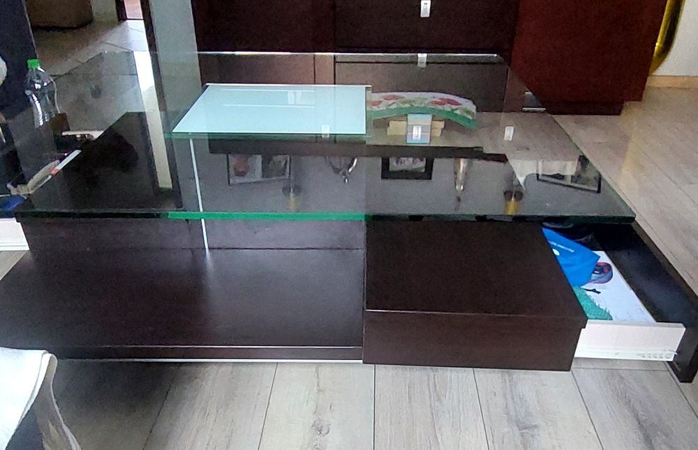 Ława że szklanym blatem