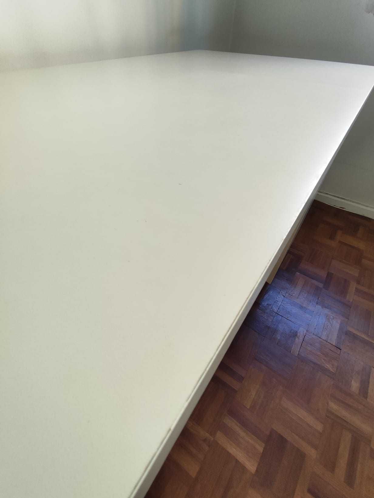 Secretária Branca MALM (IKEA)