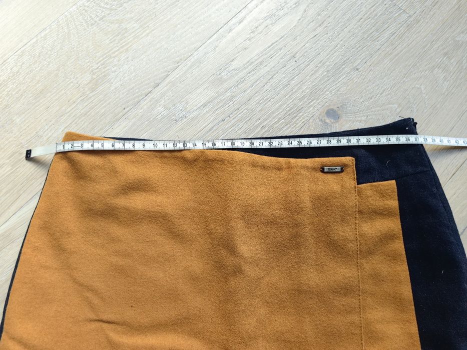 Wełniana spódniczka Solar 36