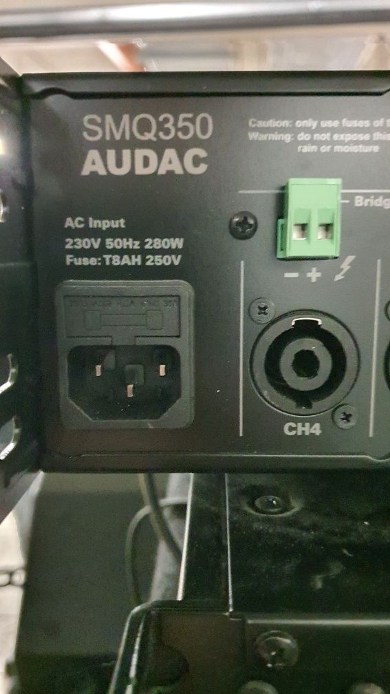 Potężny wzmacniacz stereo