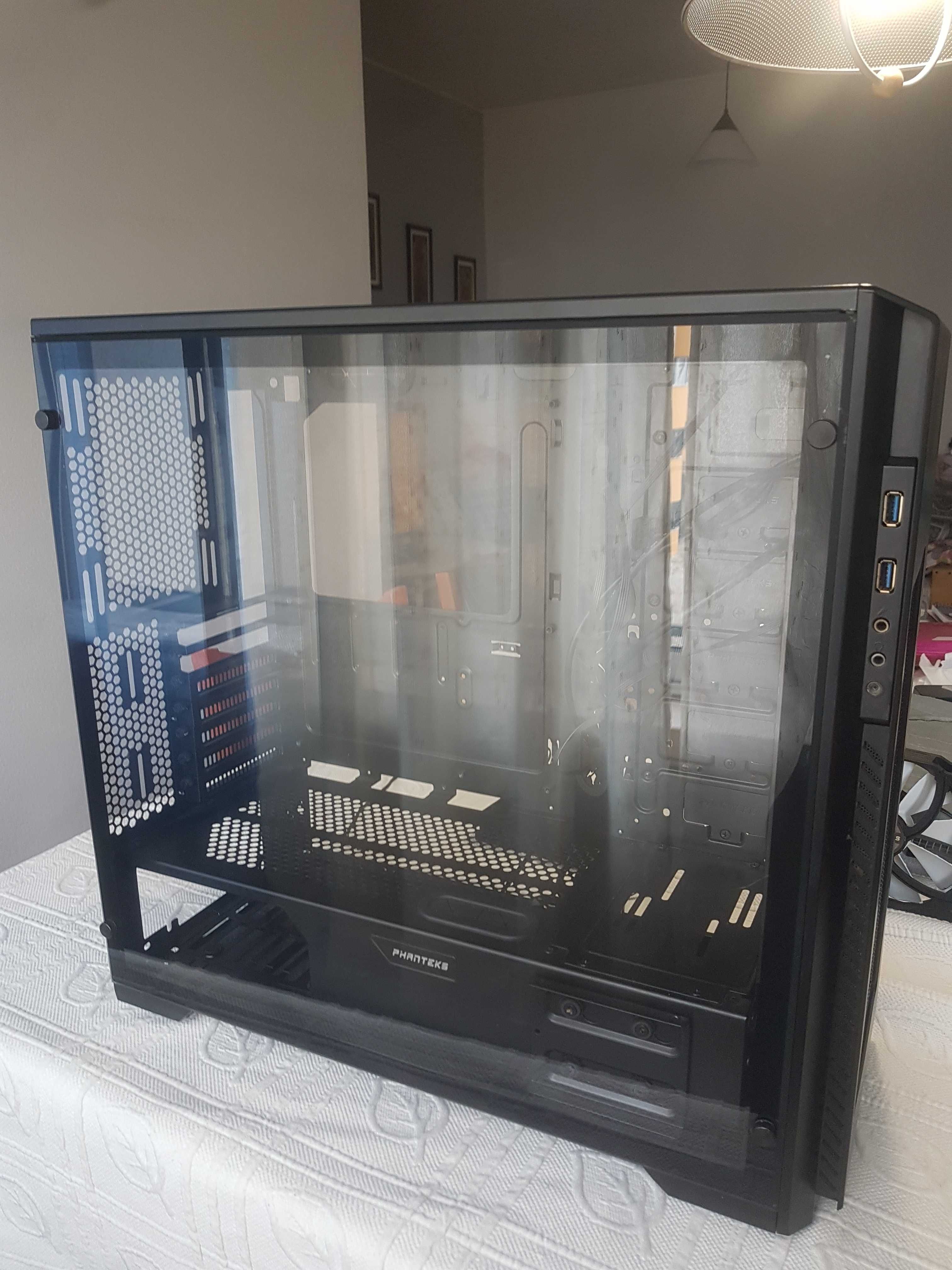 Caixa para Gamer grande semi nova pouco