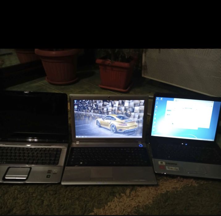 Продам ноутбук немає тільки звука батарея тримає до години