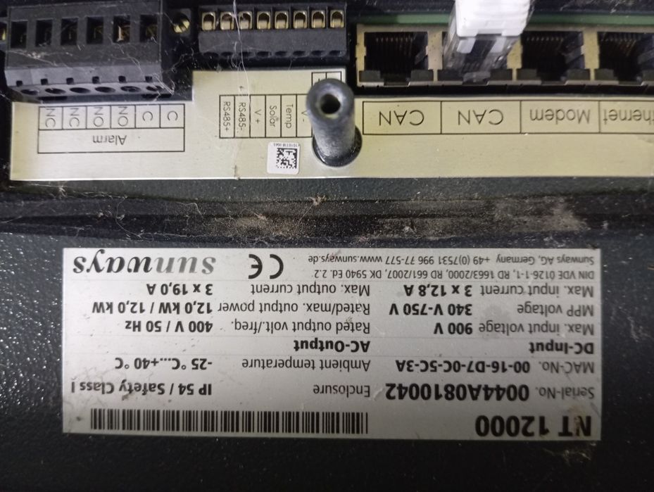 Мережевий інвертор напруги