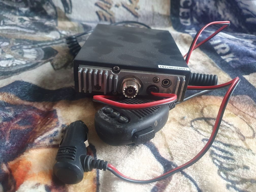 Canva 278 CB radio