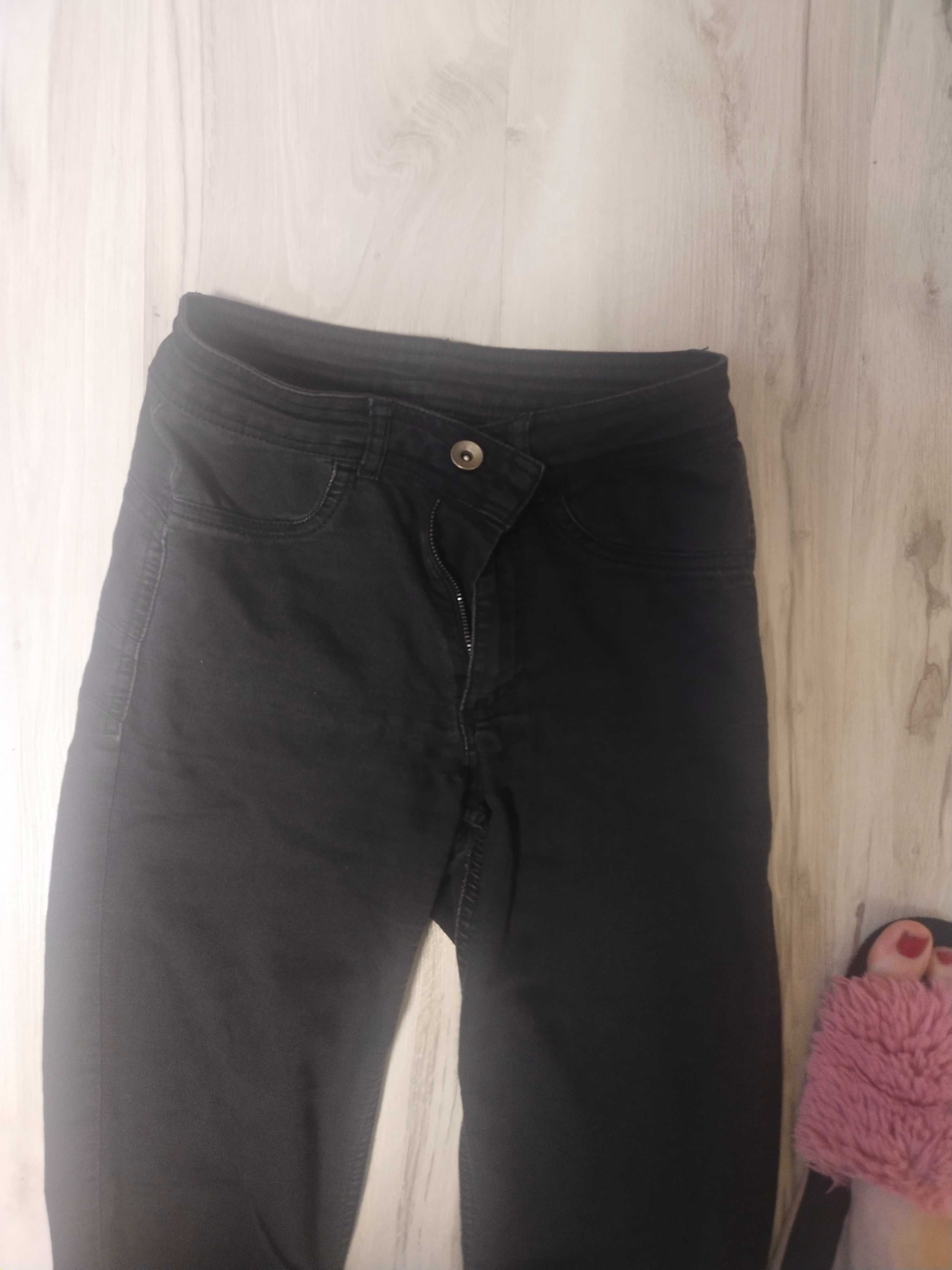 Czarne spodnie Calzedonia