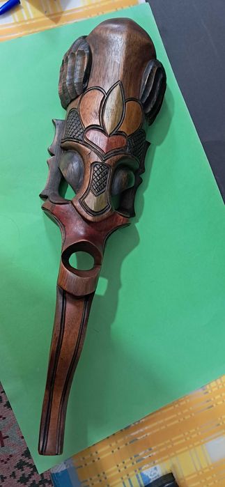 Máscara de Madeira Olungué