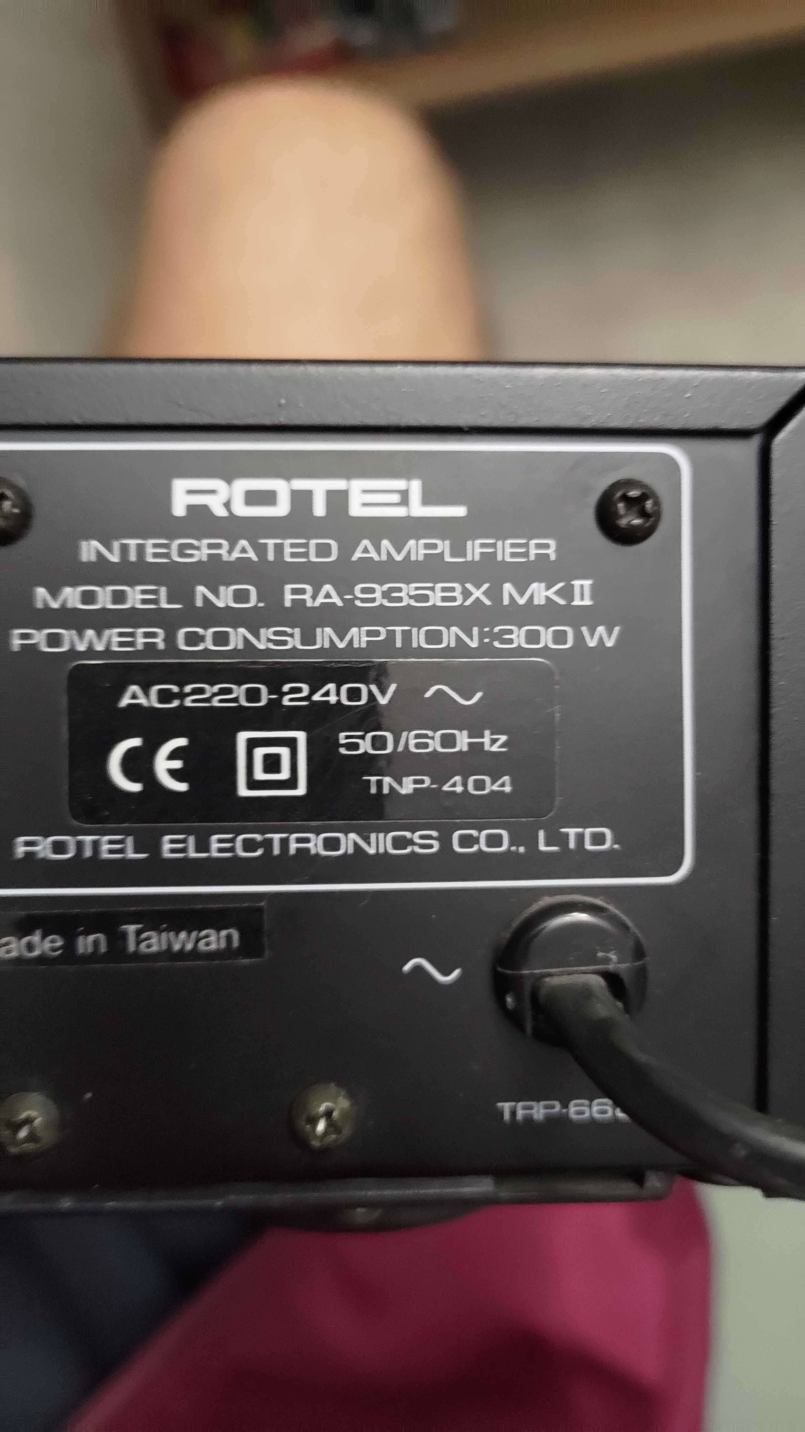 Wzmacniacz ROTEL RA-935 BX