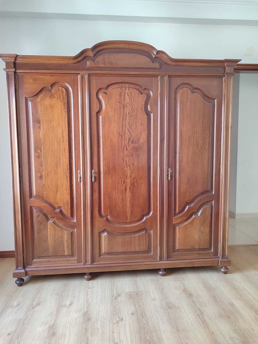 Roupeiro com espelho madeira maciça