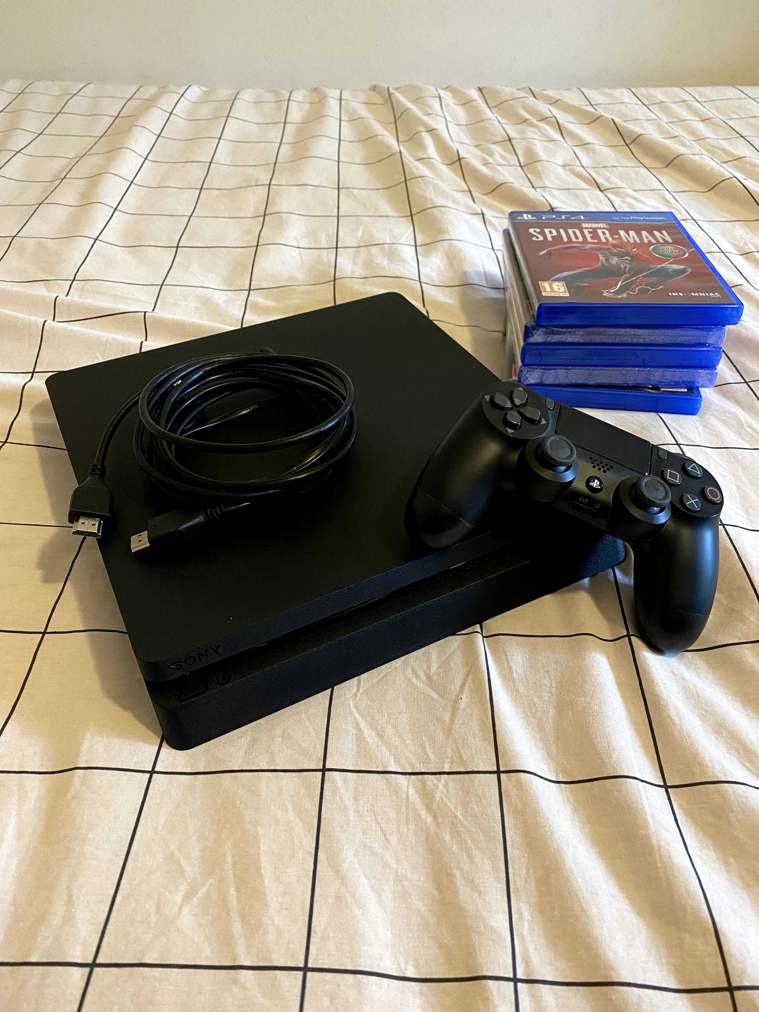 Playstation 4 500GB Jet Black Console + 5 jogos + Comando DUALSHOCK®4